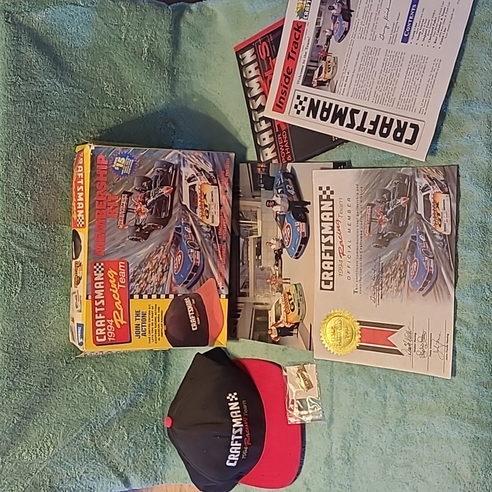 Racing stuff - Picture 3 of 3